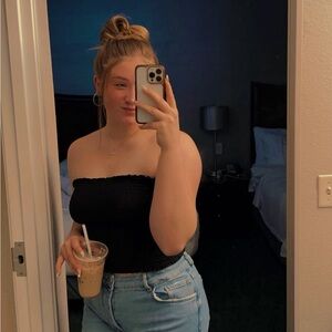 Meet your Posher, Abigail